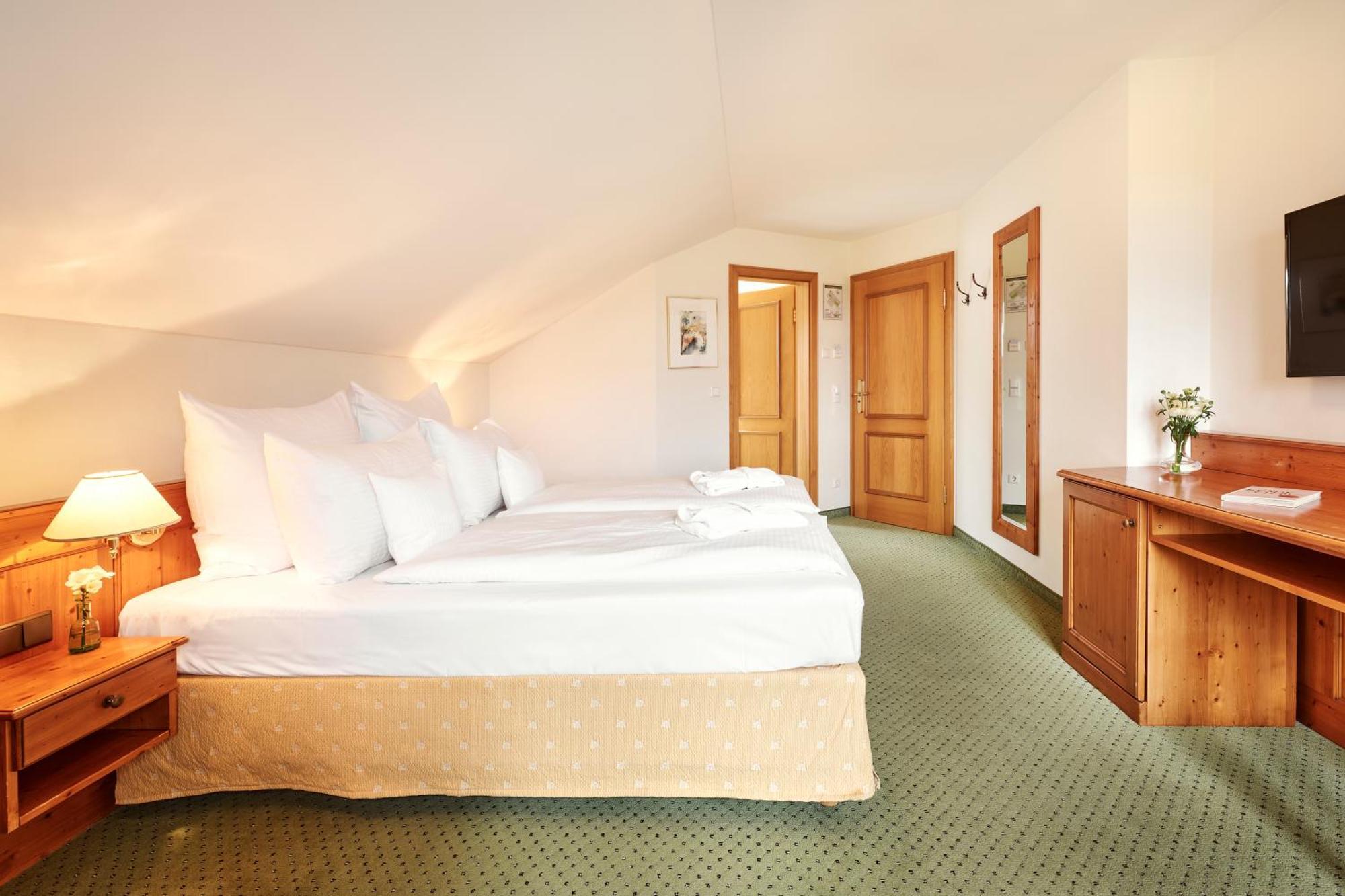 Hotel Auf Der Gsteig Gmbh Lechbruck Szoba fotó